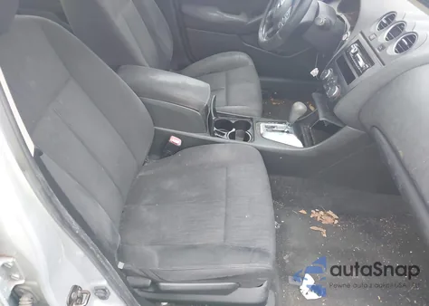 2010 Nissan Altima 2.5 S z USA, uszkodzony, nr VIN 1N4AL2AP9AN458441